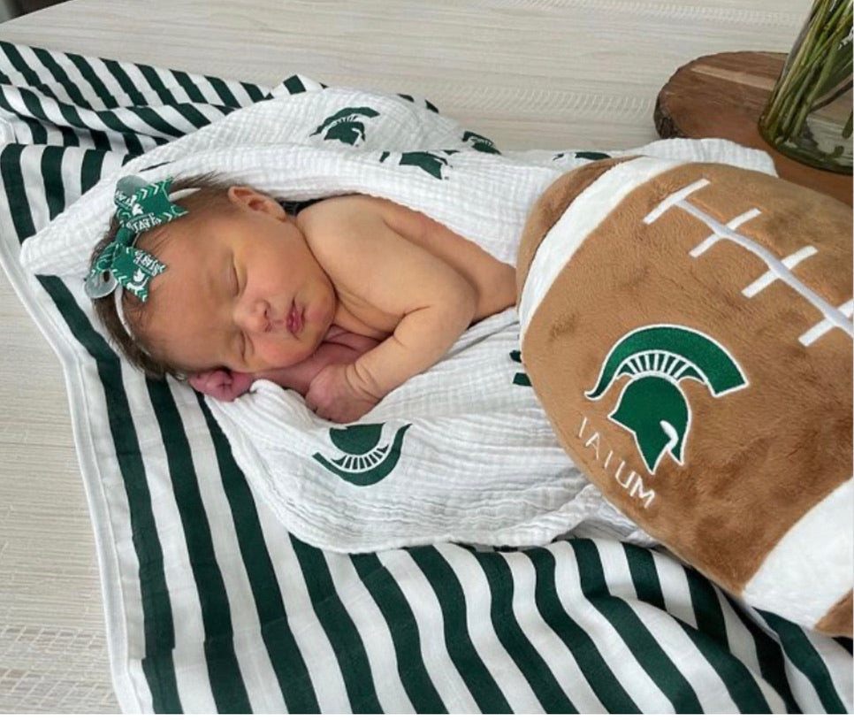 YouTheFan YouTheFan NCAA Michigan State Spartans Game Day in the Dog House 1000pc Puzzle YouTheFan YouTheFan NCAA Michigan State Spartans Game Day in the Dog House 1000pc Puzzle